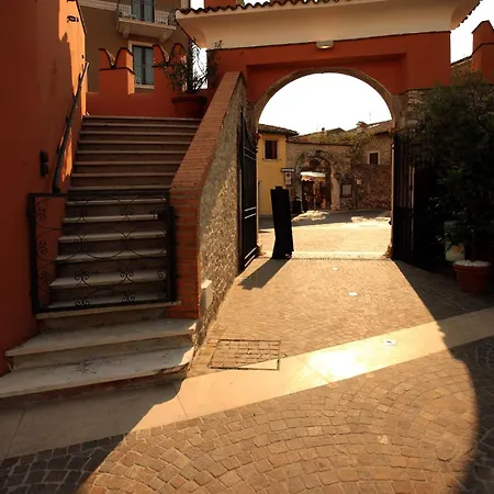 Corte San Luca Apartahotel 3*