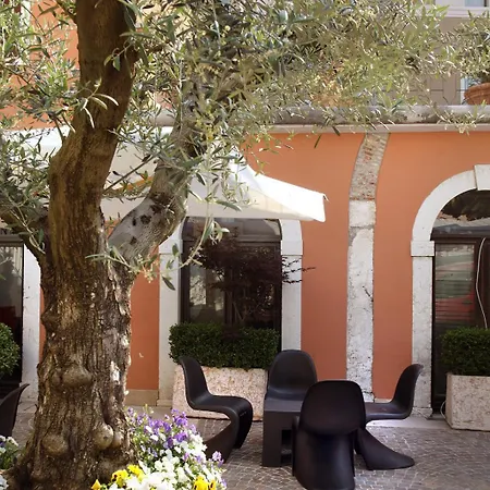 Corte San Luca Apartahotel 3*