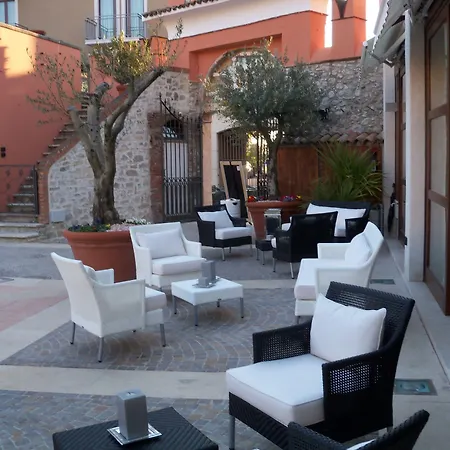 Corte San Luca Aparthotel 4*